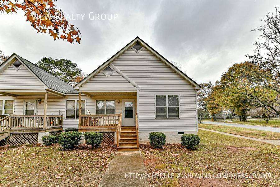 Apartment for rent at 225 Hoskins Mill Lane #B, Charlotte, NC 28208