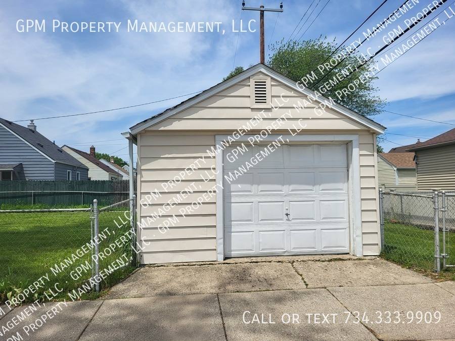 House for rent at 15806 Meyer Ave, Allen Park, MI 48101