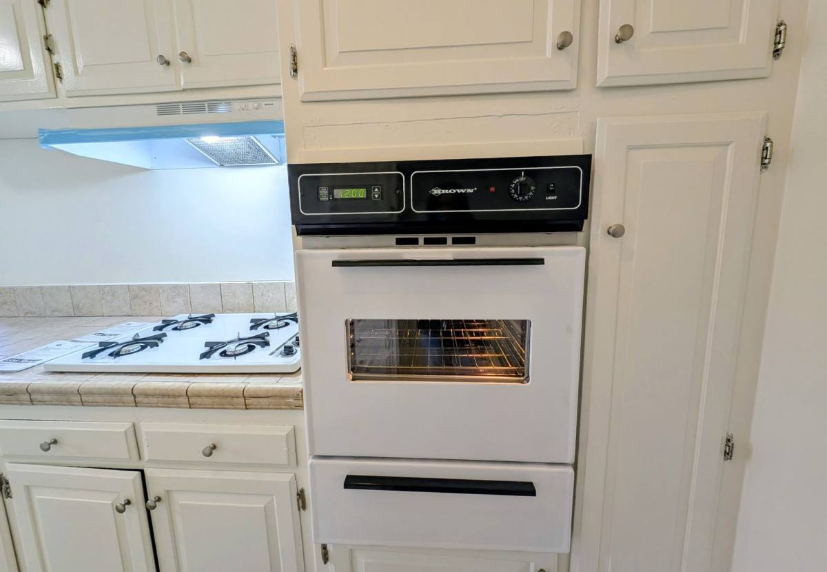 Apartment for rent at 915 S Arden Place, Anaheim, CA 92802