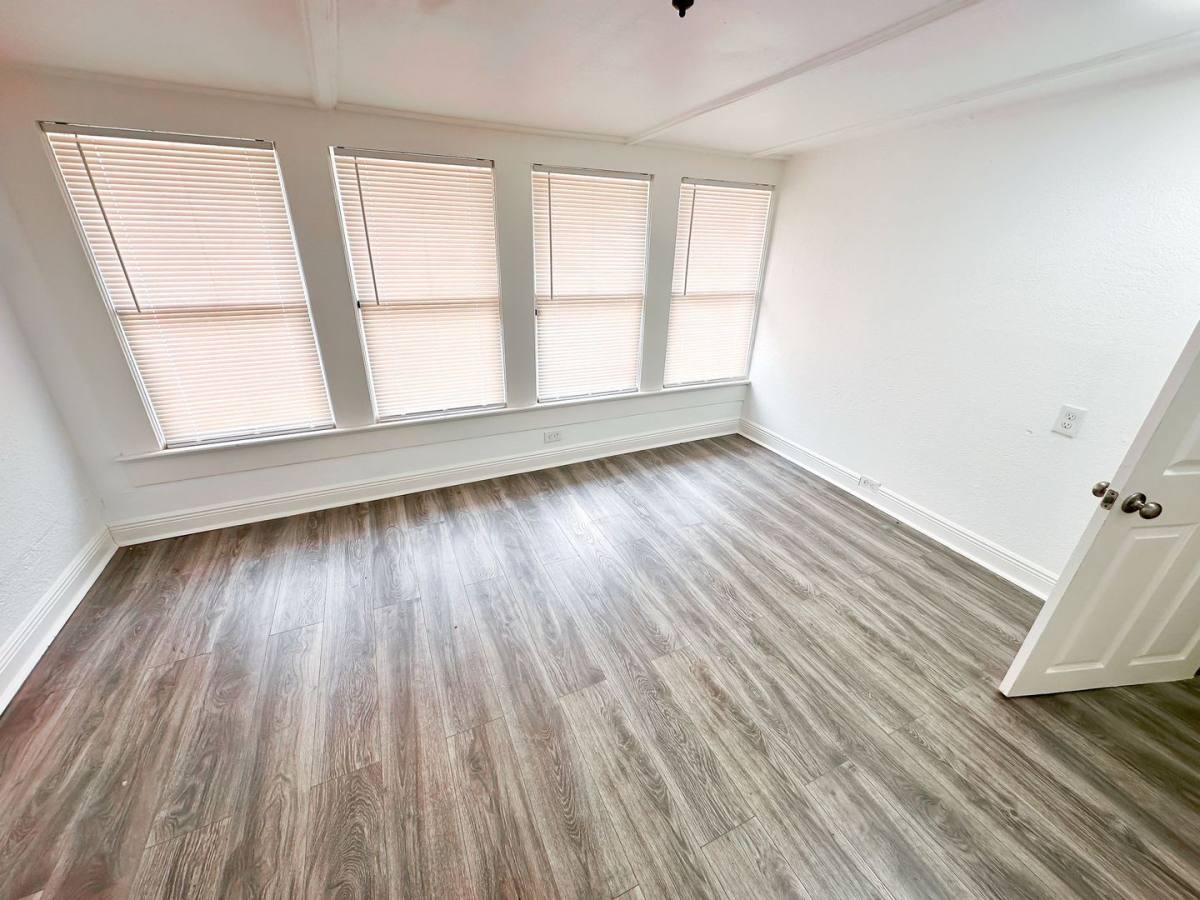 Apartment for rent at 690 Ave E, Beaumont, TX 77701
