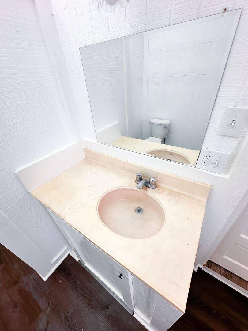 Apartment for rent at 690 Ave E, Beaumont, TX 77701