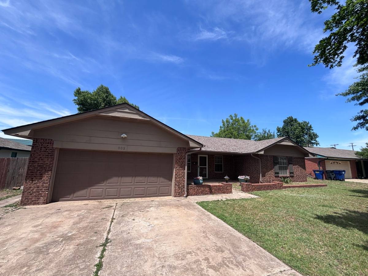 House for rent at 802 Amity Lane, El Reno, OK 73036