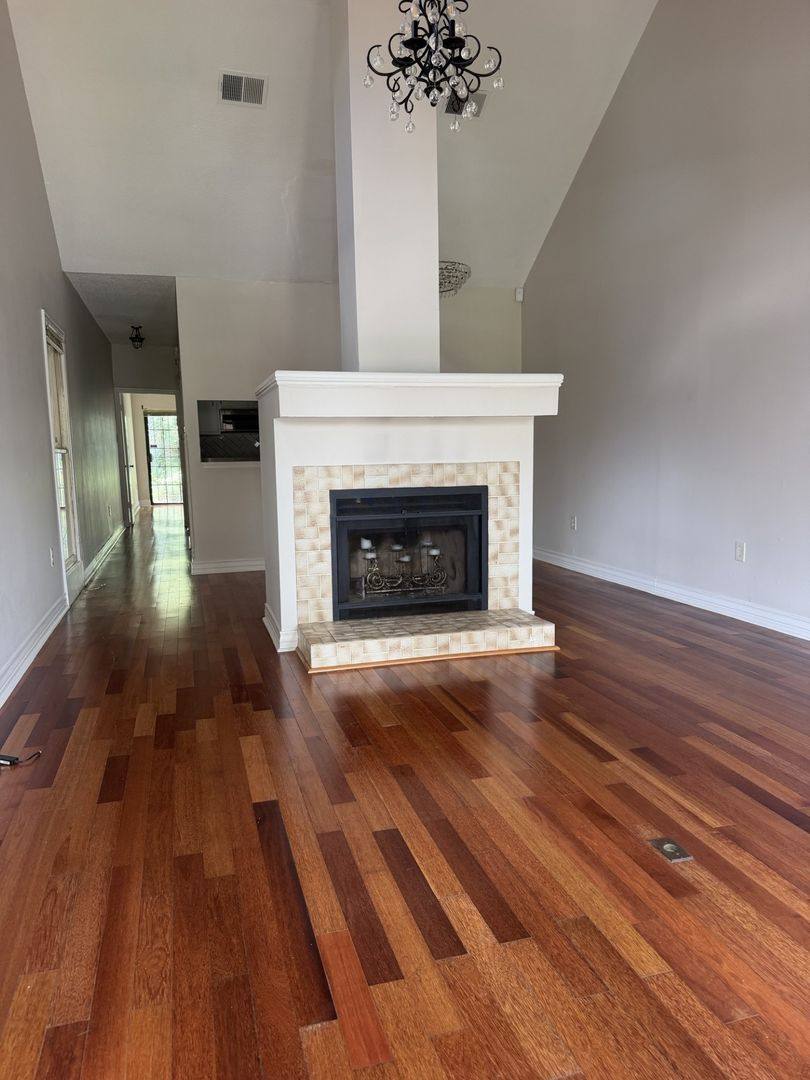 Apartment for rent at 204-206 Cherokee St, New Orleans, LA 70116