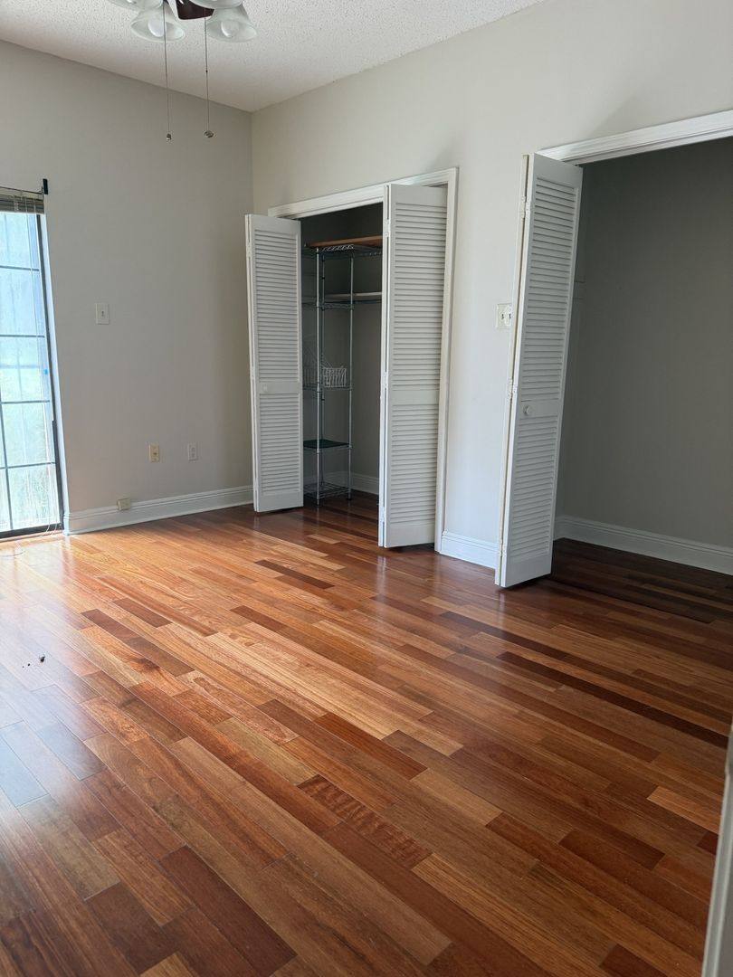 Apartment for rent at 204-206 Cherokee St, New Orleans, LA 70116