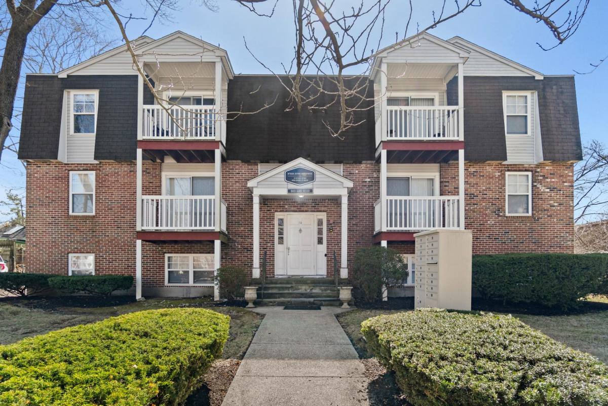 Apartment for rent at 14 Bristol St, New London, CT 06320