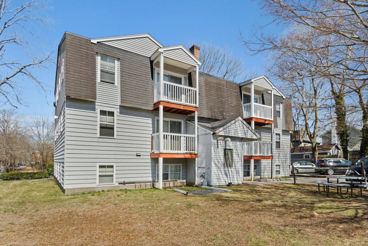 Apartment for rent at 14 Bristol St, New London, CT 06320