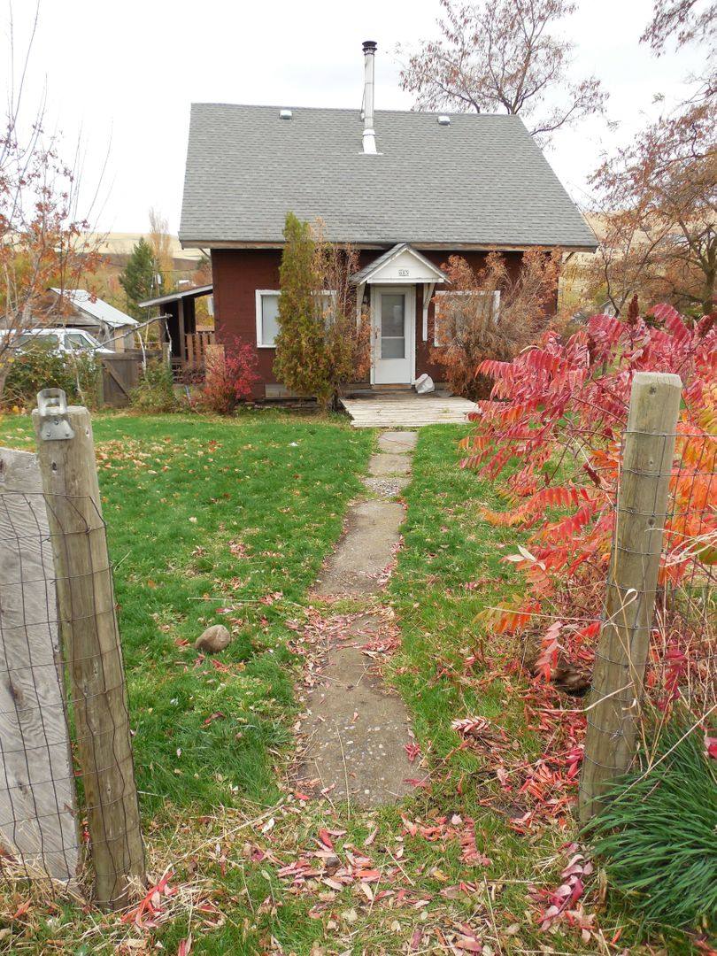 House for rent at 603 S Water St, Weston, OR 97886