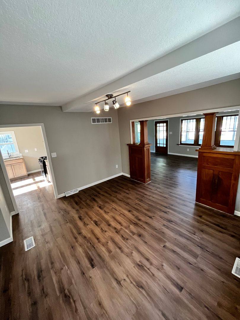House for rent at 1530 E 14th St, Des Moines, IA 50316