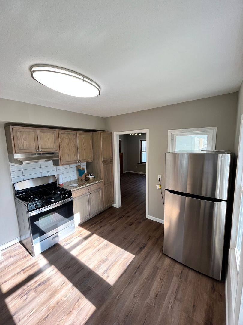 House for rent at 1530 E 14th St, Des Moines, IA 50316