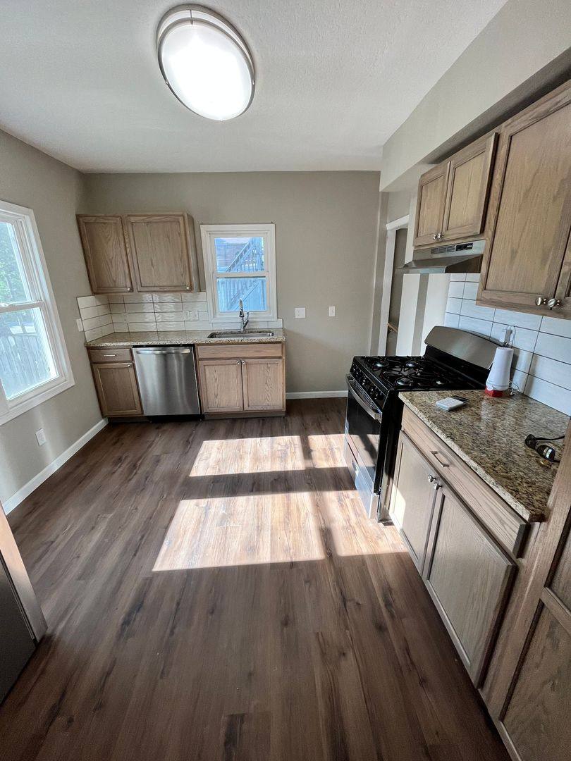House for rent at 1530 E 14th St, Des Moines, IA 50316