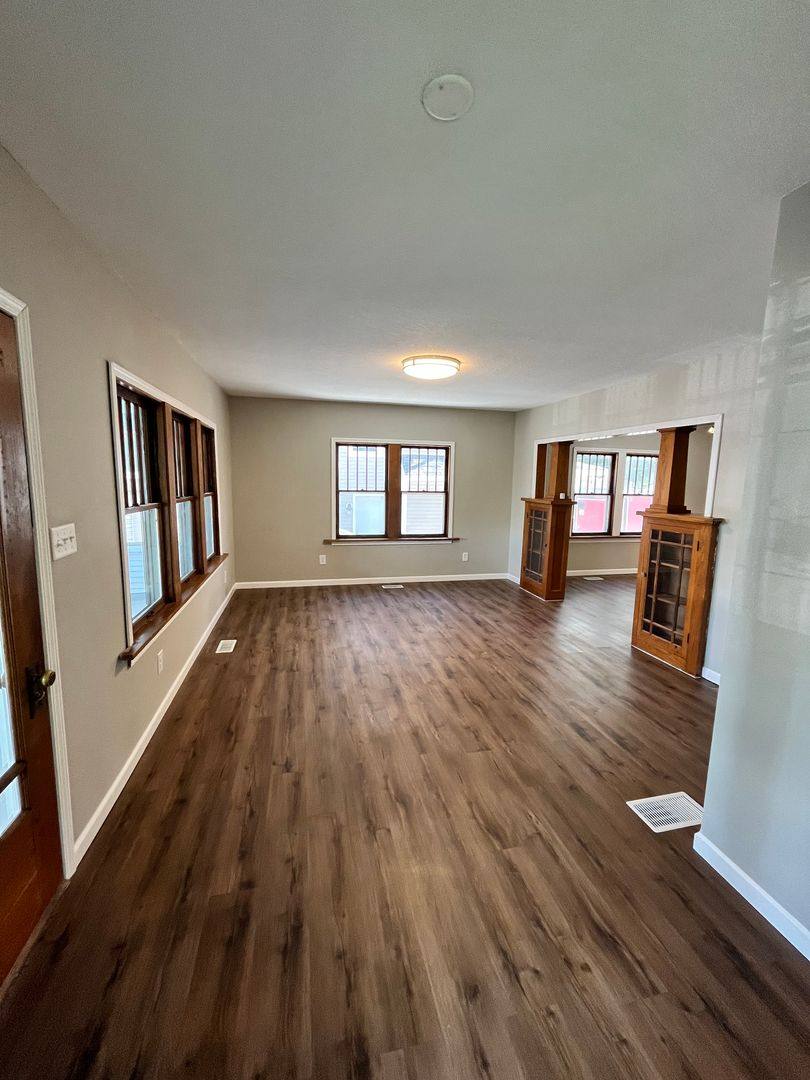House for rent at 1530 E 14th St, Des Moines, IA 50316