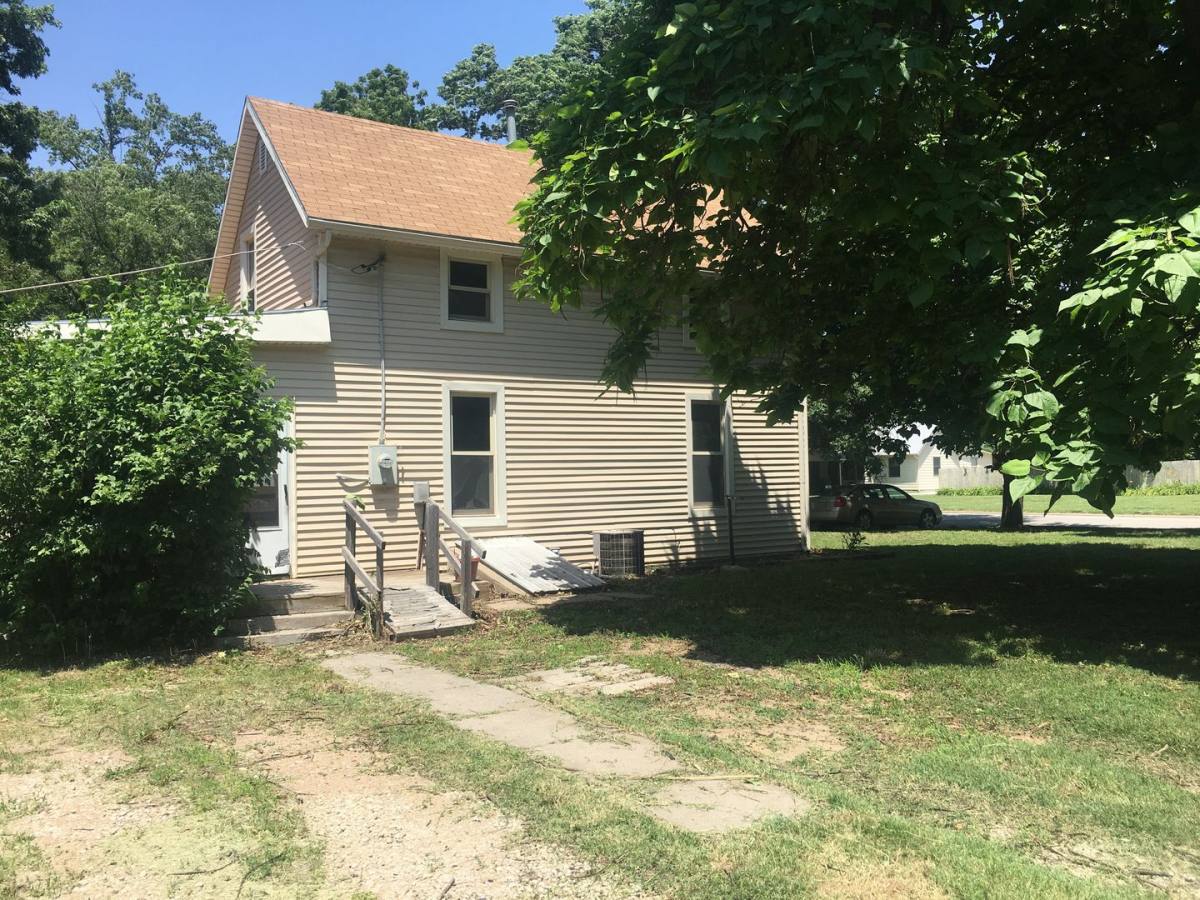 House for rent at 729 Main St, Halstead, KS 67056