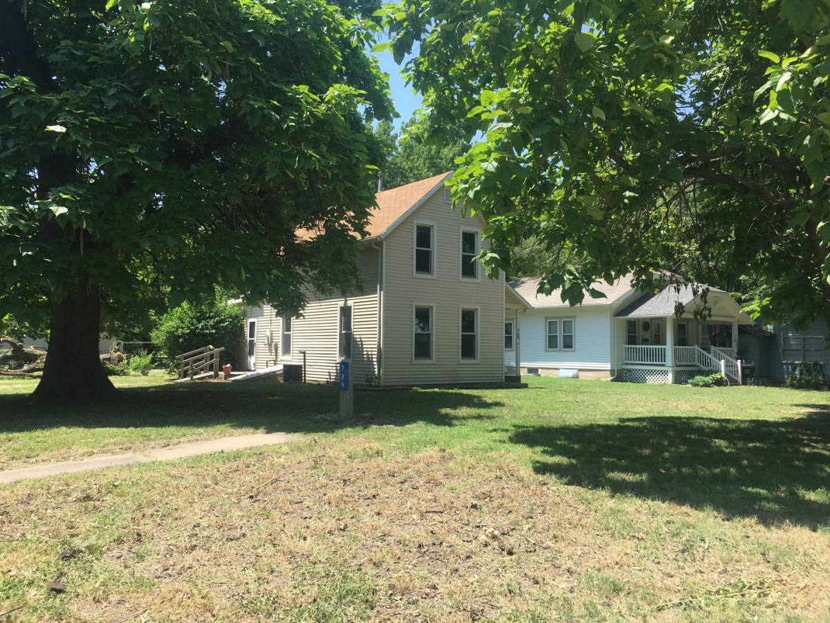 House for rent at 729 Main St, Halstead, KS 67056