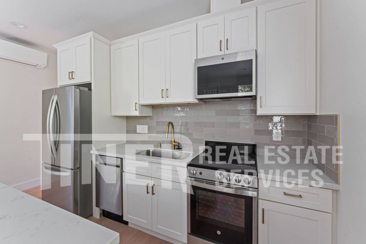 Apartment for rent at 1314 Q St #4, Sacramento, CA 95811