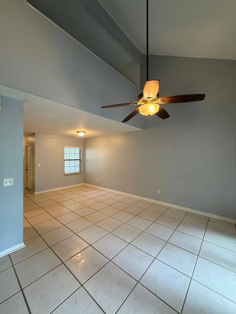 Townhouse for rent at 7200 SW 8th Ave, Gainesville, FL 32607