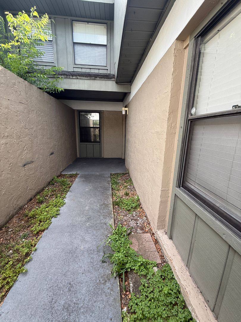 Townhouse for rent at 7200 SW 8th Ave, Gainesville, FL 32607
