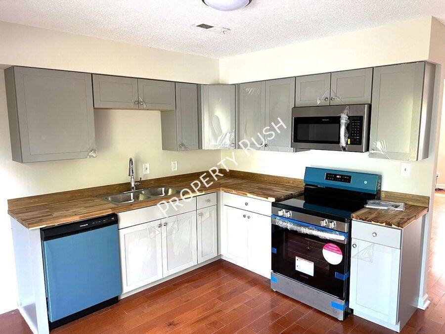 Apartment for rent at 46 Bell Rd #3, La Fayette, GA 30728