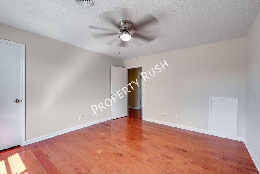 Apartment for rent at 46 Bell Rd #3, La Fayette, GA 30728