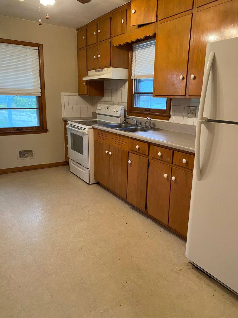 House for rent at 10606 Kentucky Ave, Independence, MO 64054
