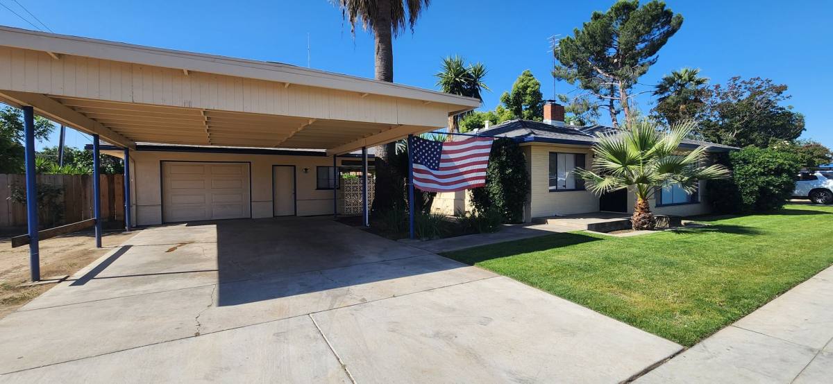 House for rent at 2038 E Ashlan, Fresno, CA 93726
