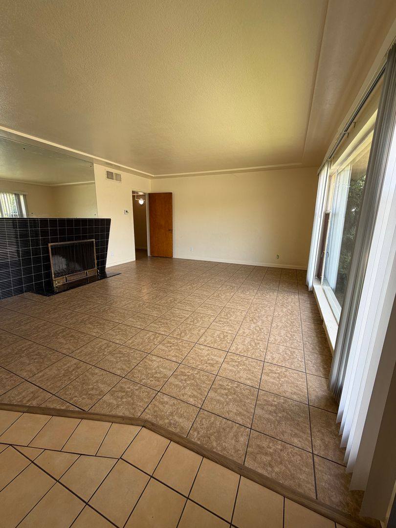 House for rent at 2038 E Ashlan, Fresno, CA 93726