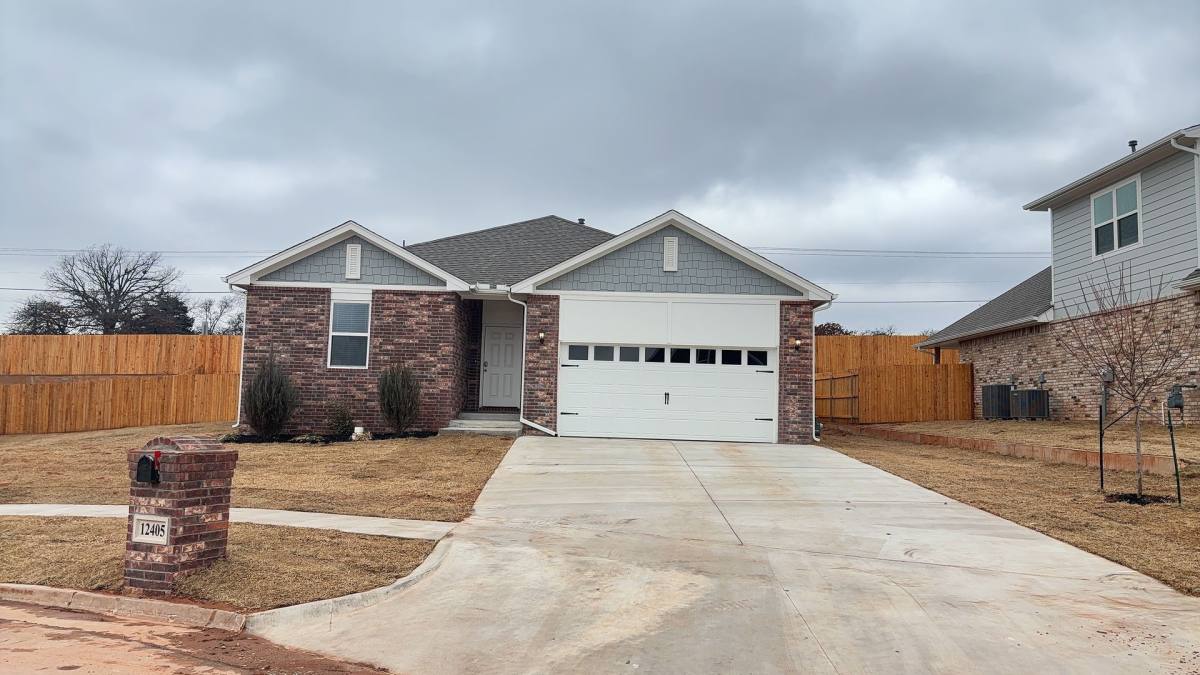 House for rent at 12405 Armstrong Dr, Edmond, OK 73013