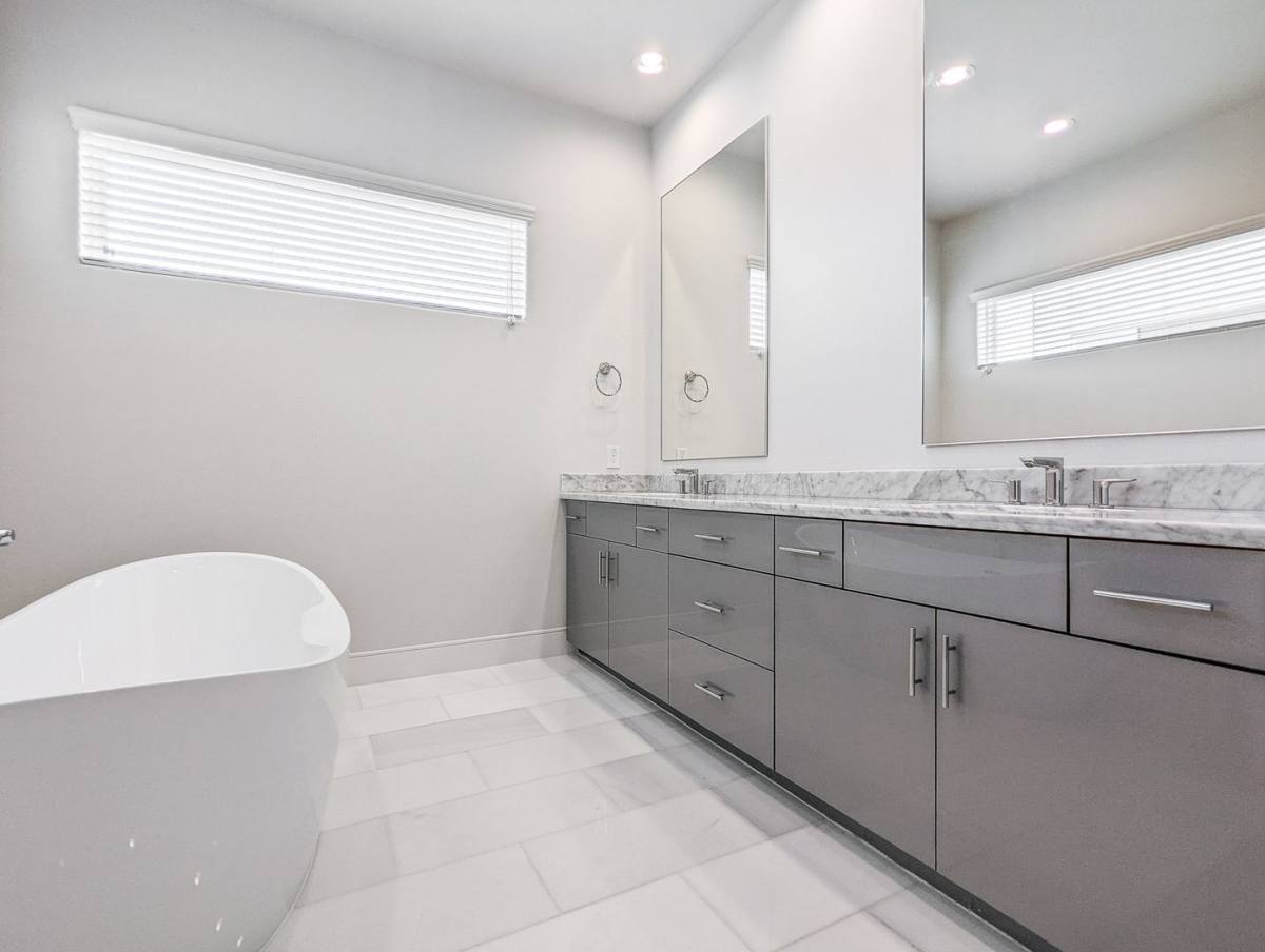 Townhouse for rent at 2414 Canal St, Houston, TX 77003