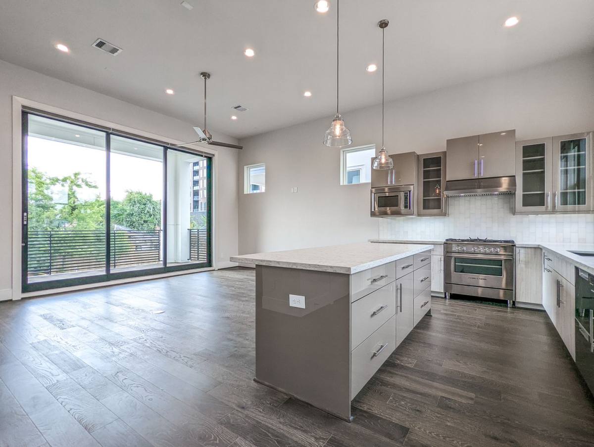 Townhouse for rent at 2414 Canal St, Houston, TX 77003