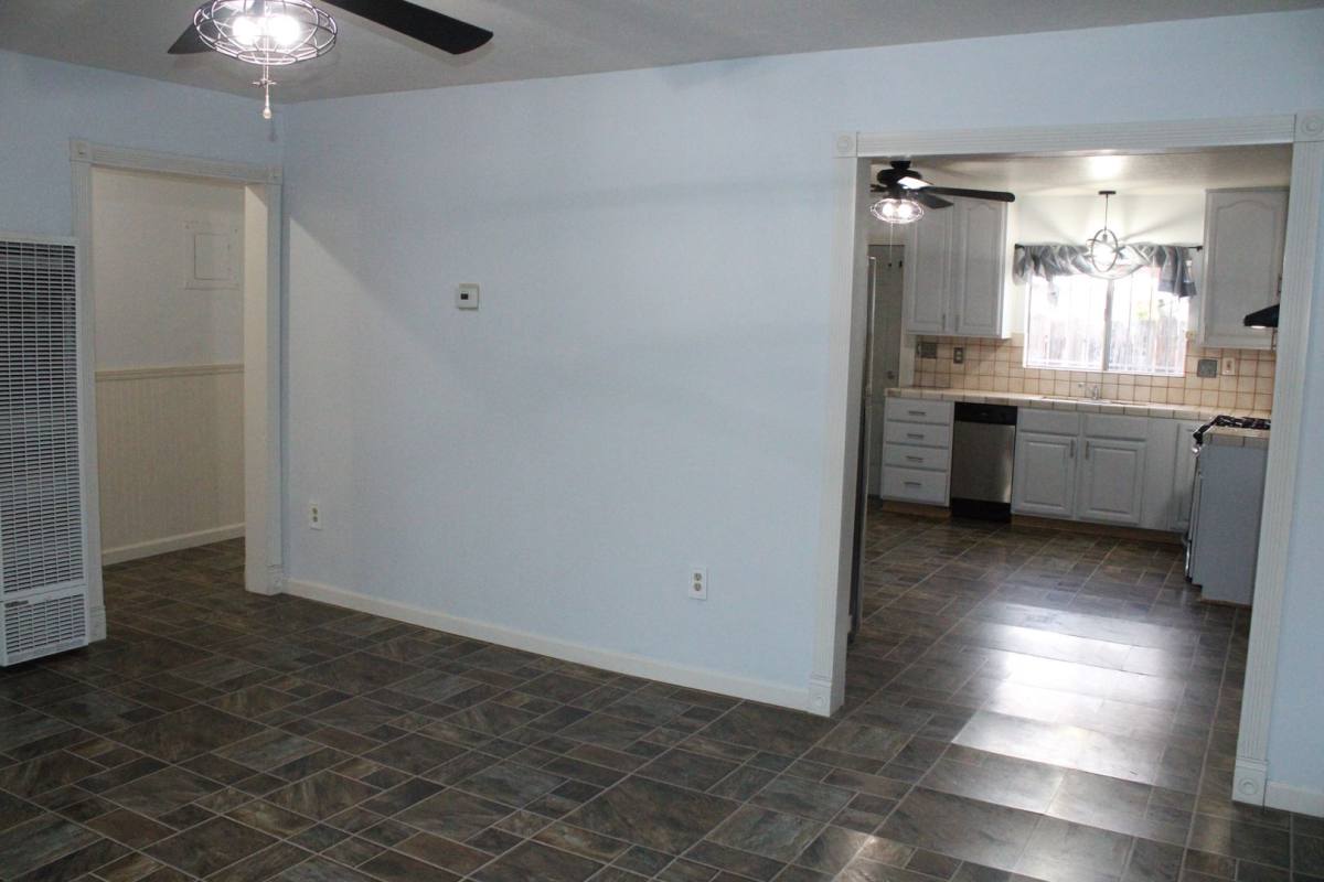 House for rent at 135 Poinsettia Ave, Pittsburg, CA 94565