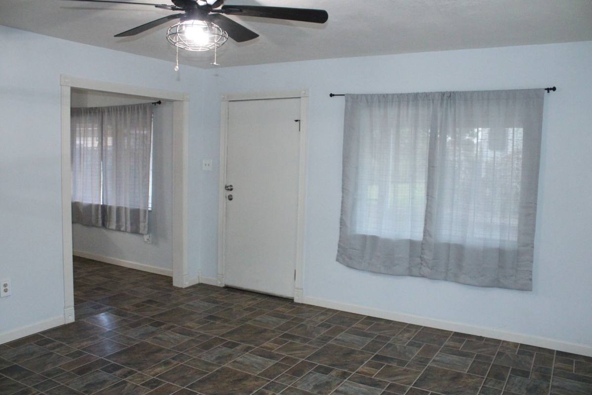 House for rent at 135 Poinsettia Ave, Pittsburg, CA 94565