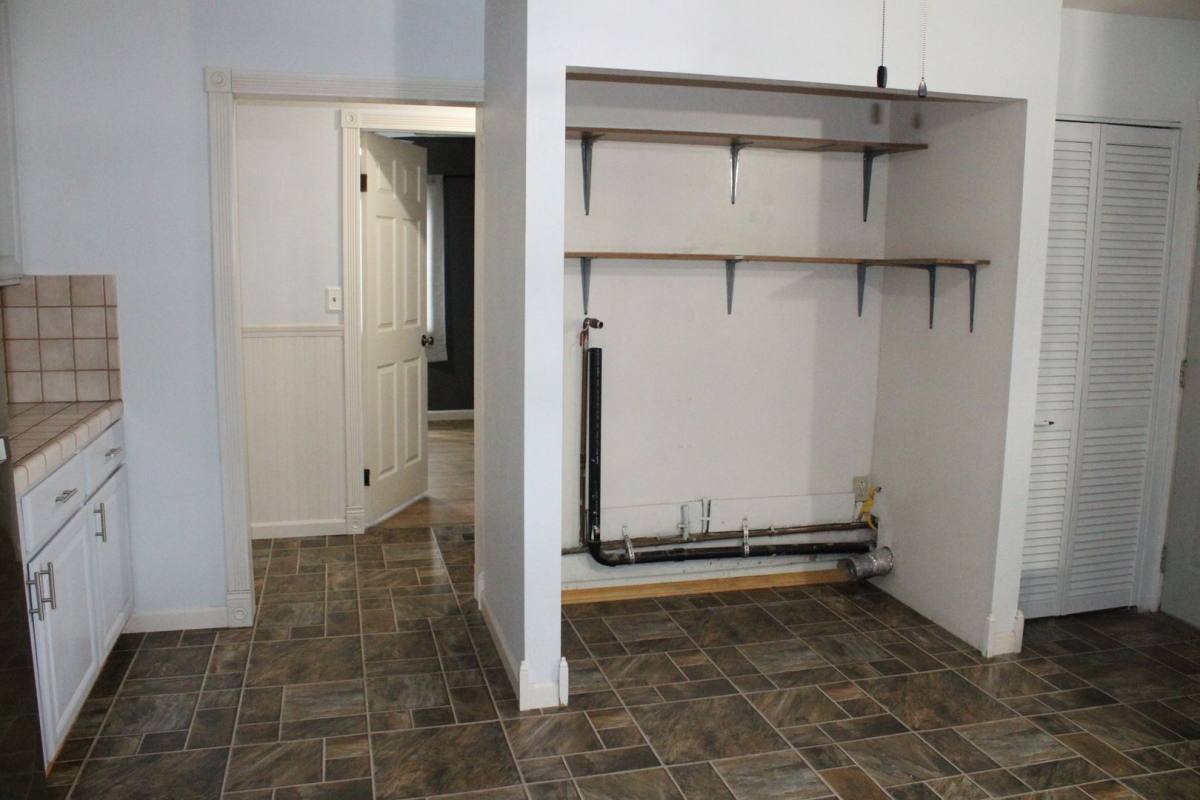 House for rent at 135 Poinsettia Ave, Pittsburg, CA 94565