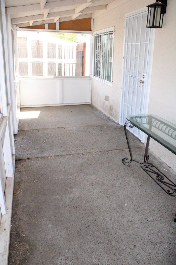 House for rent at 135 Poinsettia Ave, Pittsburg, CA 94565