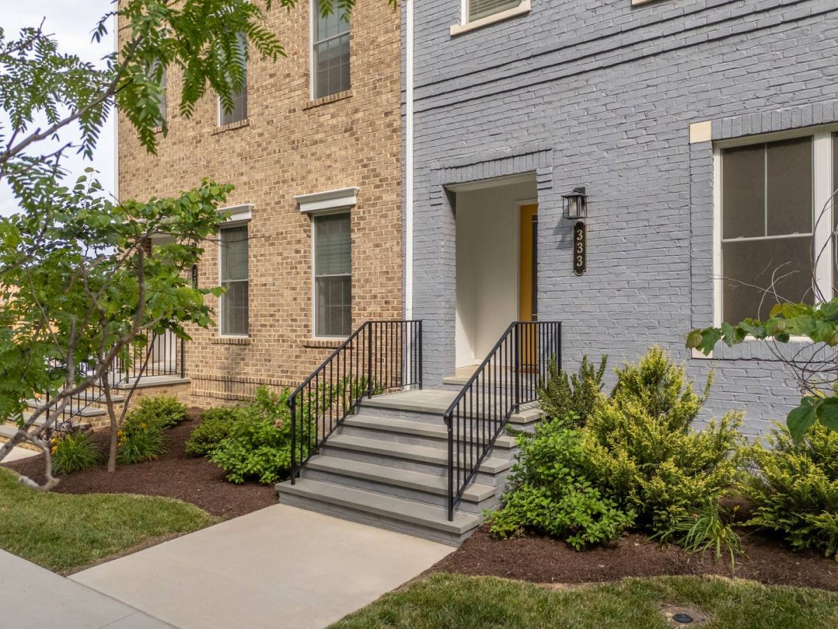 Townhouse for rent at 333 SE Eheart St, Blacksburg, VA 24060