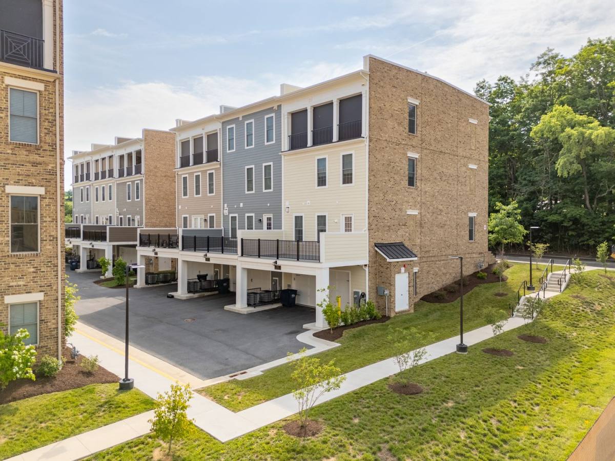 Townhouse for rent at 333 SE Eheart St, Blacksburg, VA 24060