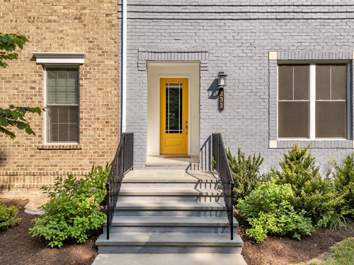 Townhouse for rent at 333 SE Eheart St, Blacksburg, VA 24060