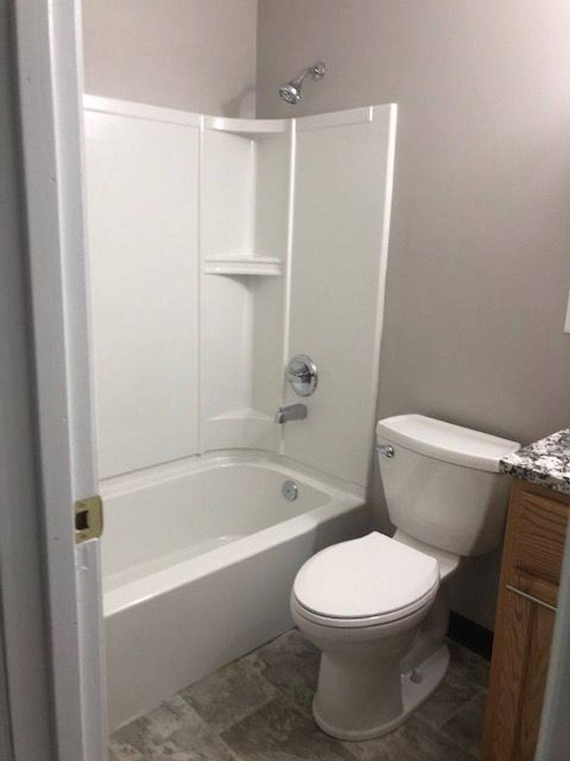Apartment for rent at 1424 E Walnut St, Des Moines, IA 50316