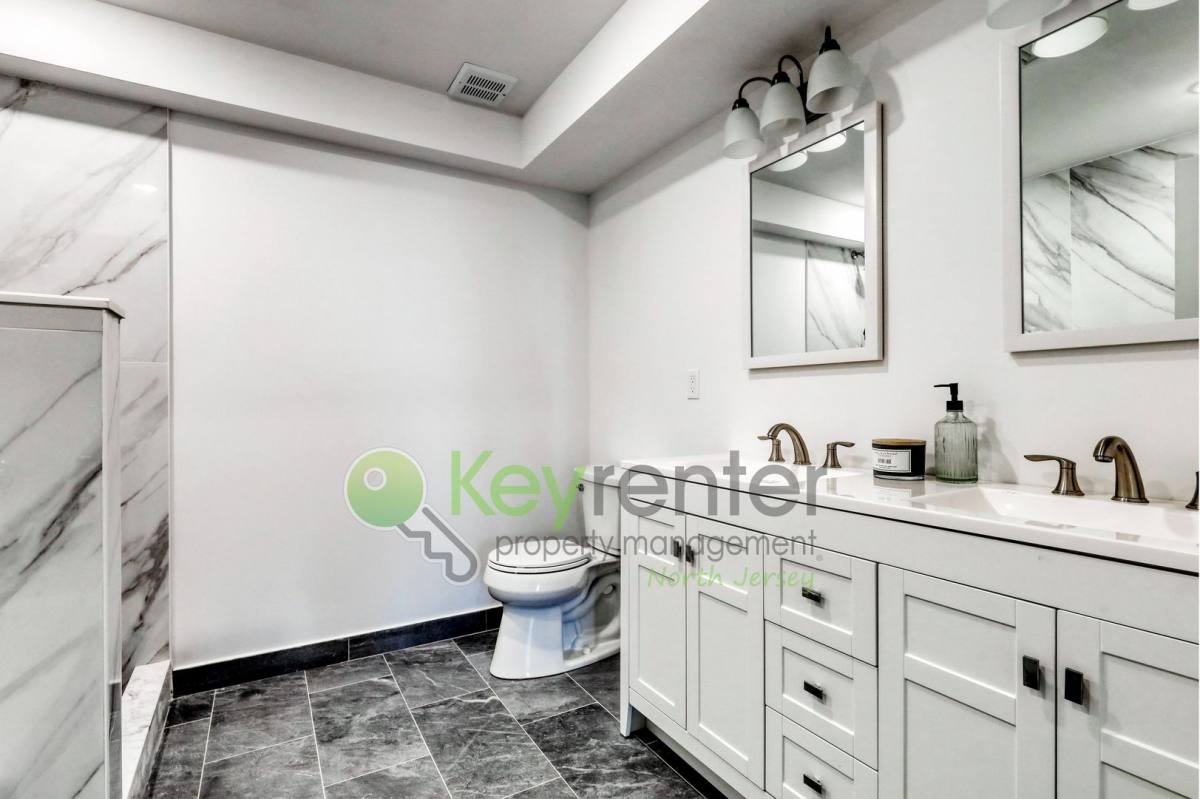 Townhouse for rent at 176 Pennington Ave #14, Passaic, NJ 07055