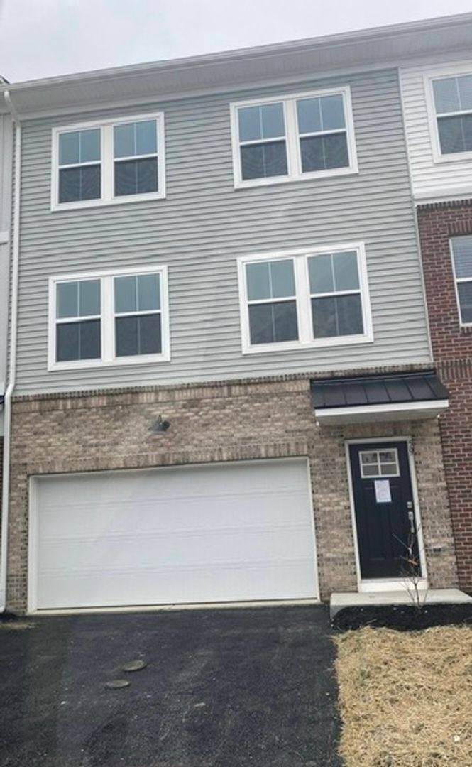 Townhouse for rent at 59 Four Leaf Dr, Downingtown, PA 19335