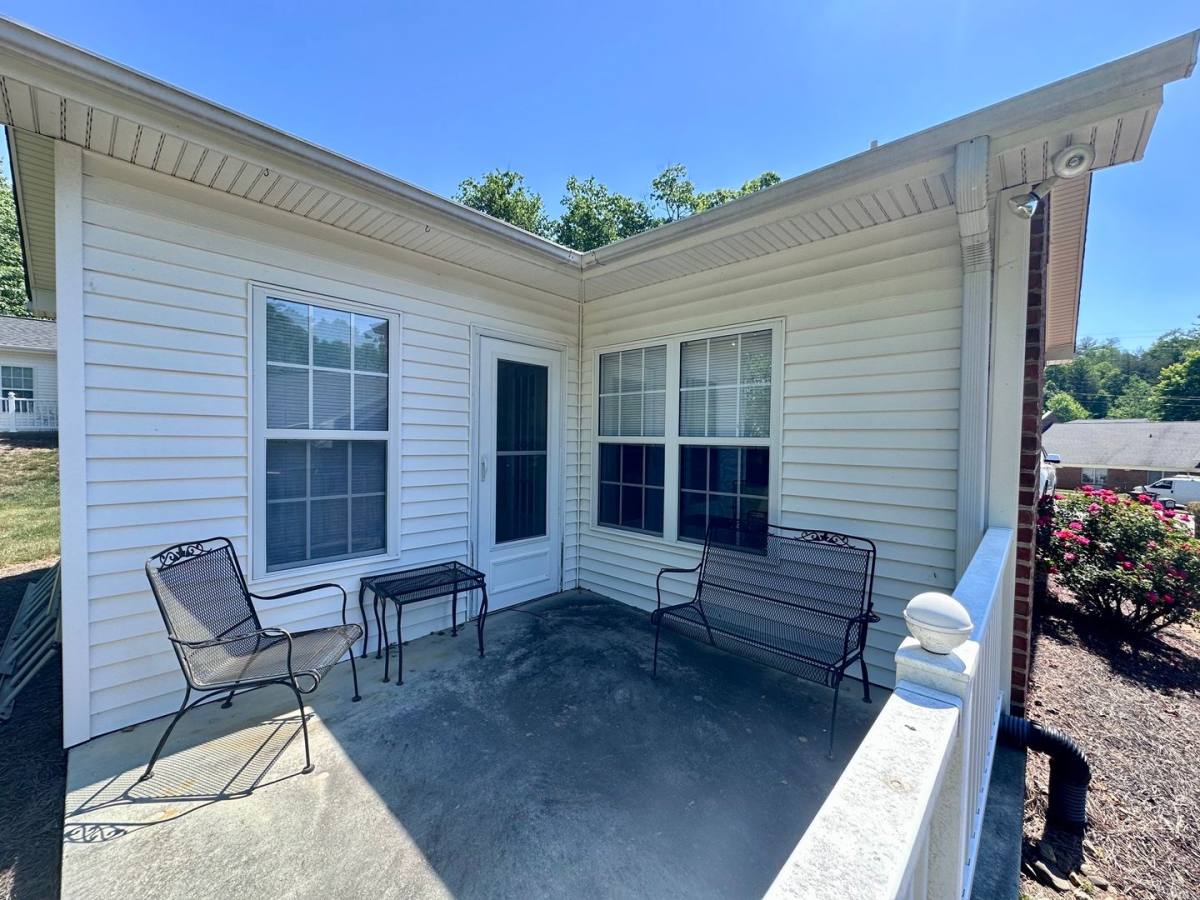 House for rent at 212 Old Brickyard Circle, North Wilkesboro, NC 28659