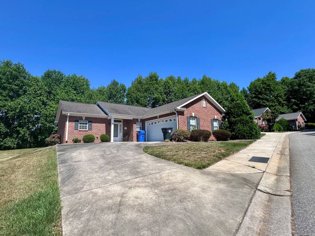 House for rent at 212 Old Brickyard Circle, North Wilkesboro, NC 28659