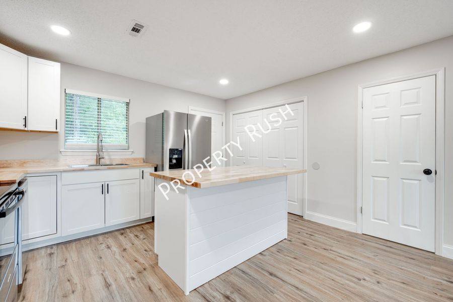 Apartment for rent at 2323 Green Forest Dr #A, Chattanooga, TN 37406