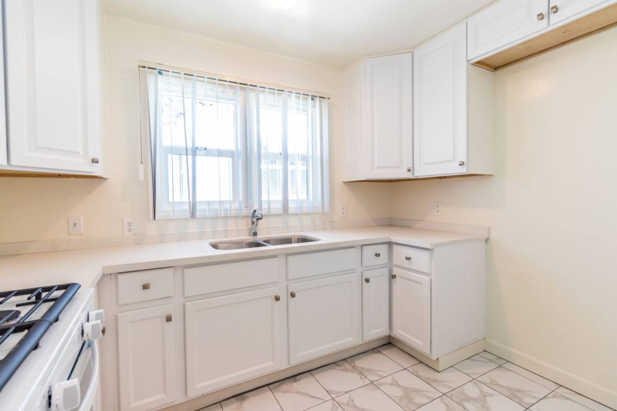 Apartment for rent at 6341 Templeton St, Huntington Park, CA 90255