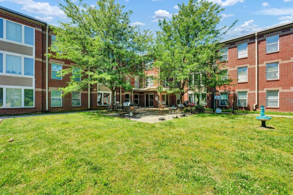 Apartment for rent at 2132 Rowan St, Louisville, KY 40212