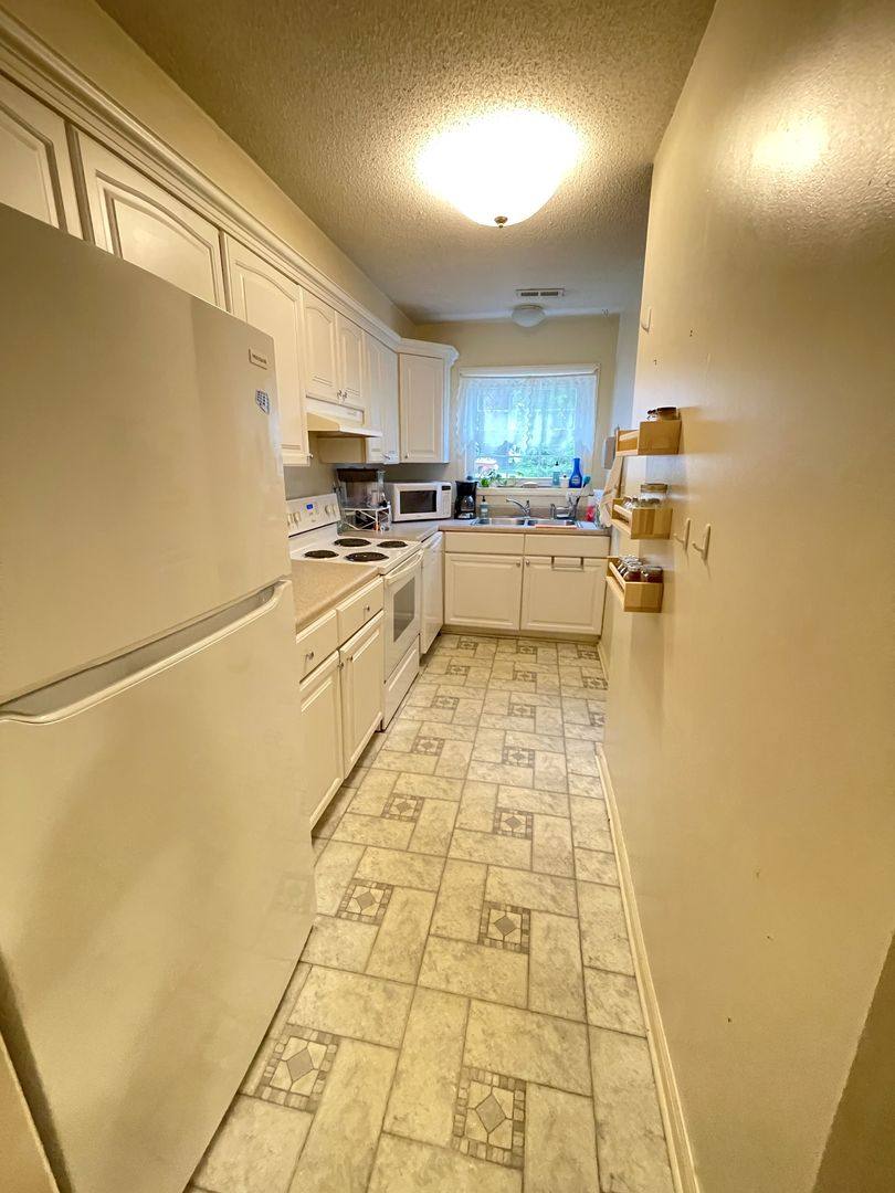 Apartment for rent at 400 Davie Rd #9, Carrboro, NC 27510