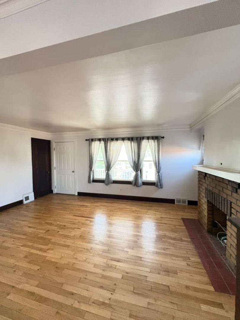 Apartment for rent at 5406-5408 Merkle Ave, Cleveland, OH 44129