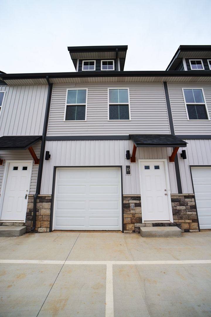 Townhouse for rent at 220 Drayton Dr, Clarksville, TN 37042