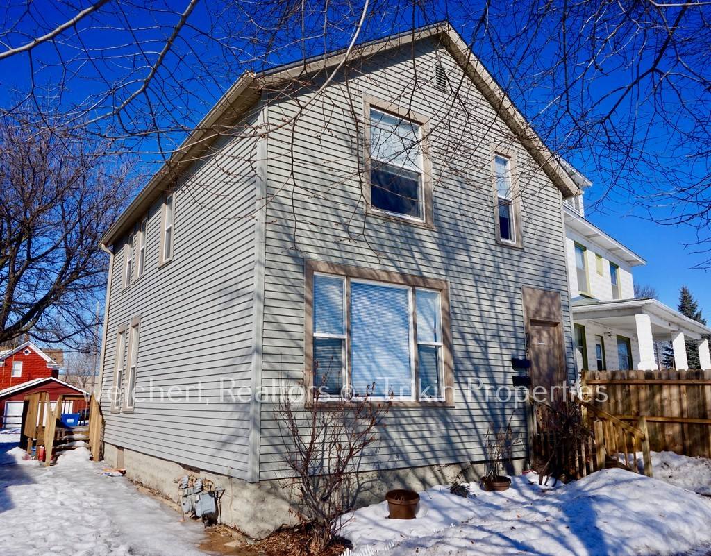 Apartment for rent at 729 Virginia St, Saint Paul, MN 55103