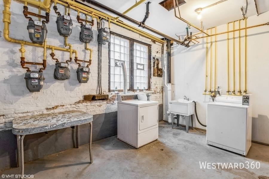 Apartment for rent at 3012 W Warren Blvd #2F, Chicago, IL 60612