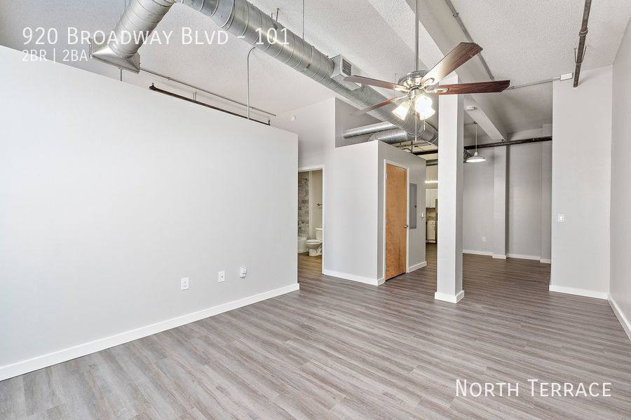 Apartment for rent at 920 Broadway Blvd, Kansas City, MO 64105