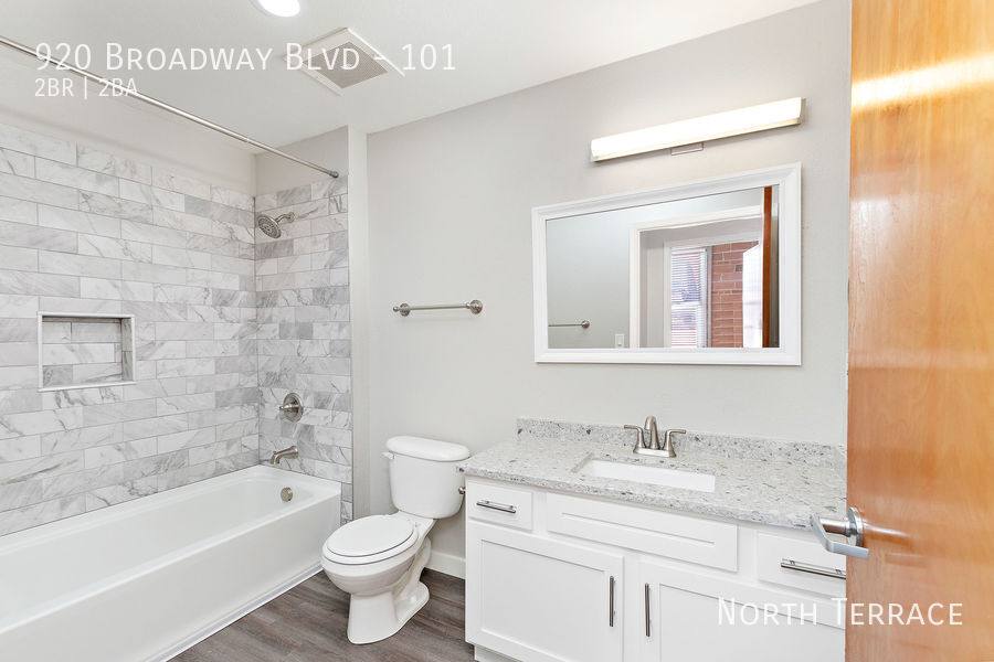 Apartment for rent at 920 Broadway Blvd, Kansas City, MO 64105